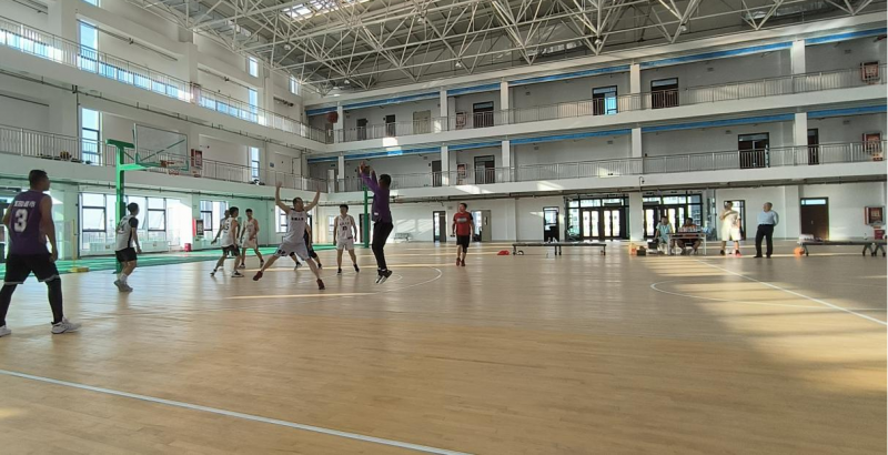 以球会友 携手并进|mg冰球突破与新疆大学商学院研究生党总支开展篮球友谊赛