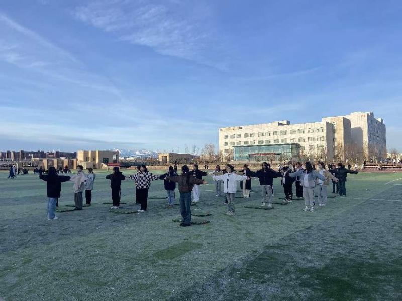 挥洒汗水，享受晨跑的快乐，迎接优美的未来！