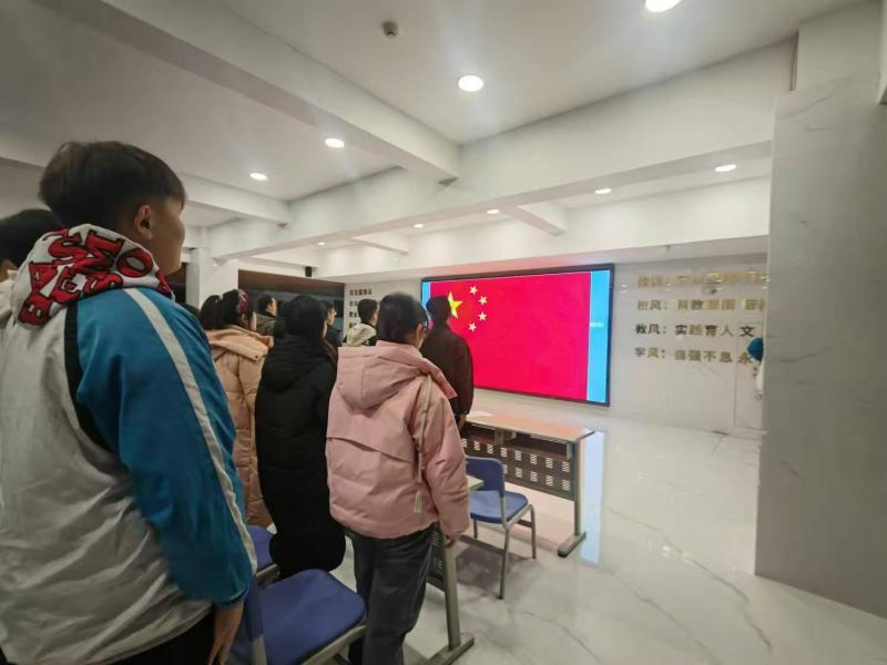 “荣耀时刻”中职学院表扬大会