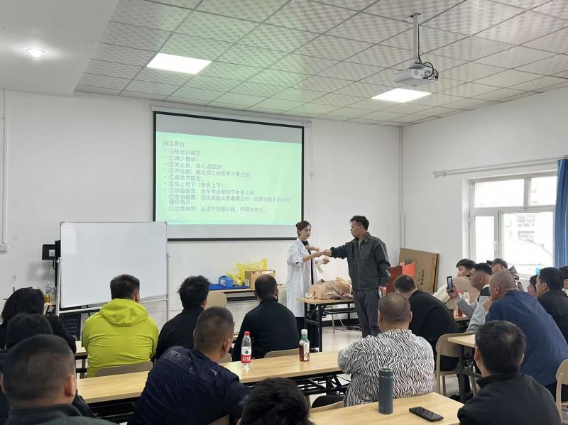 “救”从身边最先|mg冰球突破赴知乎导游效劳有限公司开展抢救知识科普培训活动