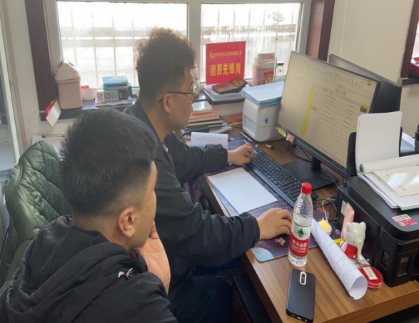 【实训风范】我院2021级社区治理与效劳专业学生在社区开展专业实训活动