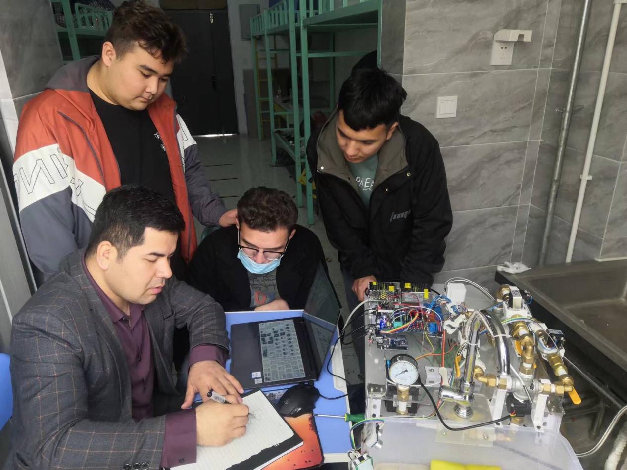 电子信息工程学院——全力备战自治区职业手艺大赛，师生同心迎挑战