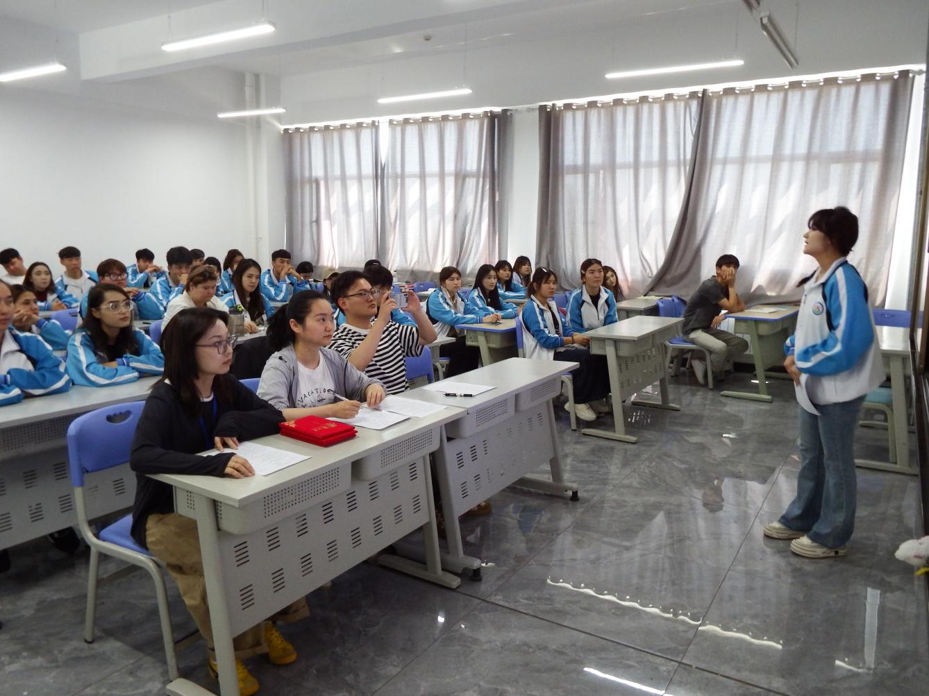 公共效劳与治理学院举行“视察获真知，筑梦新时代”社区实务竞赛活动